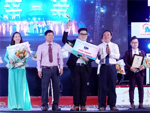 Nguyễn Thế Vinh giành giải nhất Cuộc thi Tiếng hát Truyền hình Ngôi sao biển